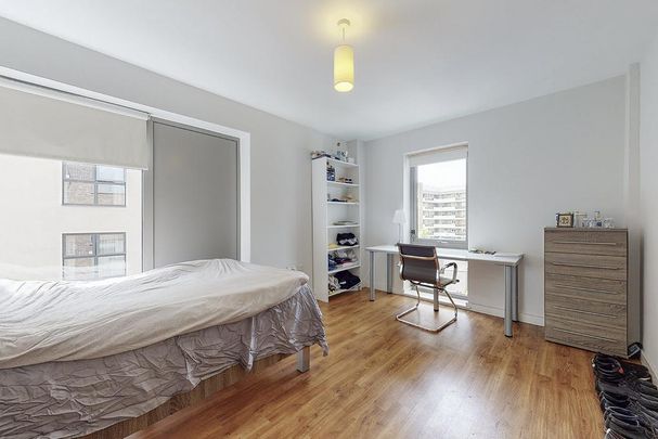 1 bedroom in a flat share to rent - Photo 1