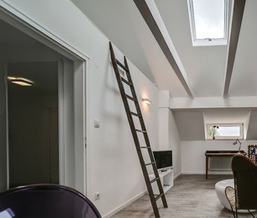 Gorgeous, modern attic apartment - Photo 6