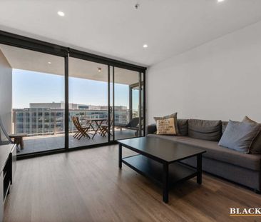 Furnished 2 Bedroom Apartment with city views - Photo 4