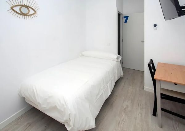 Calle del Arenal, Madrid, Community of Madrid 28013