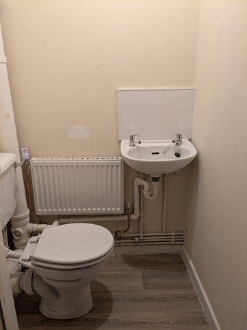***APPLY ONLINE***3 Bed House, Rhodfa Bevan, Cadoxton, Neath -Max 4 persons - Photo 5