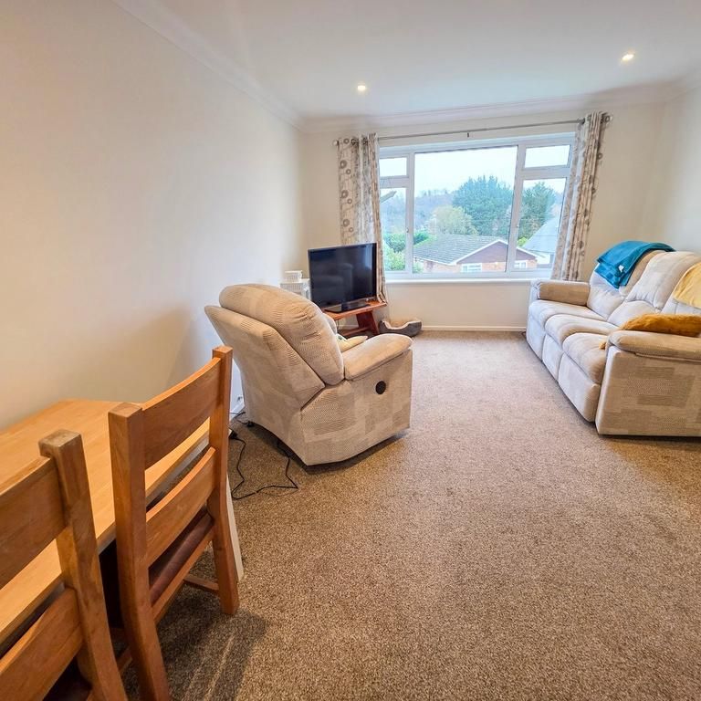 2 bedroom property to rent - Photo 1