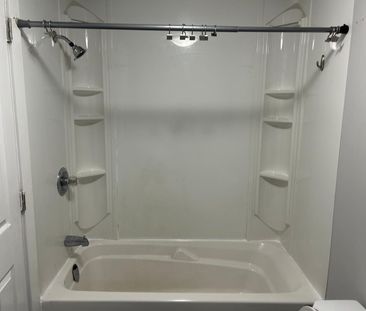 For Lease - 594 Barton Street Unit# 4, Hamilton, Ontario - Photo 4