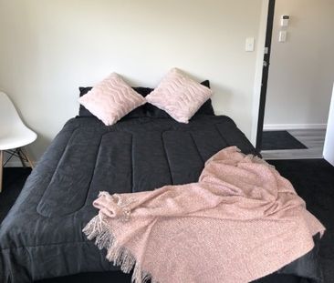 Modern Furnished Studio Rooms – Prime Lorne Street Location Located... - Photo 1