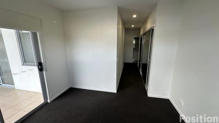 Spacious 2-Bedroom Apartment with Elevated Outlook - Photo 3