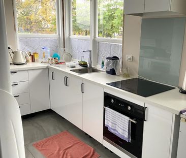 3 Bedroom Home in Redwoodtown - Photo 1