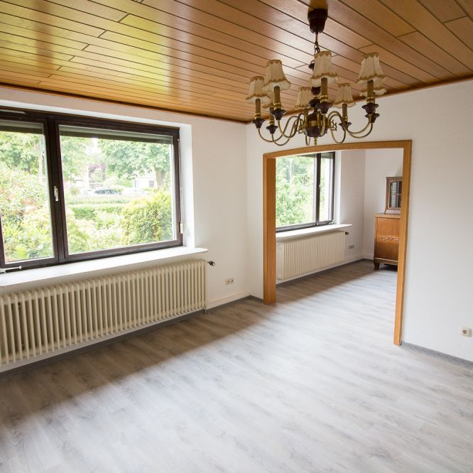 Familienhaus, 5 ZKB, ca. 200m2 WF/NF, EBK, Wintergarten, Garten, Carport, uvm. - Foto 1