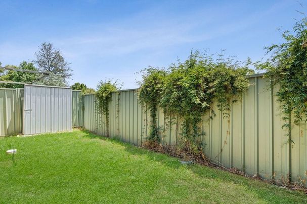 Spacious private granny flat with water included - Photo 1