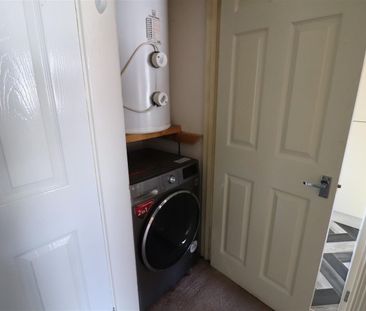 2 BED Flat To rent - Photo 5