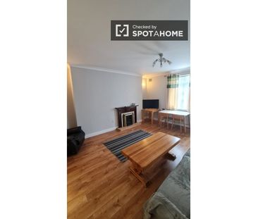 Room in shared apartment for rent in The Coombe, Dublin - Photo 2