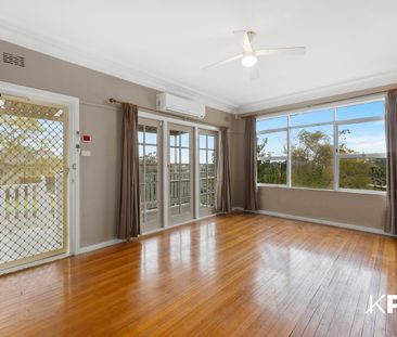 Pet friendly 3 bedroom home with pool - Photo 1