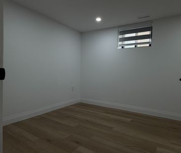 For Lease - 31A (Basement) Laurel Avenue, Toronto, Ontario - Photo 2