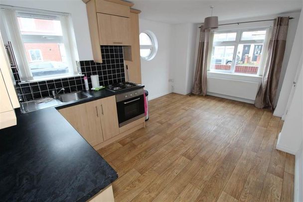 70 Connsbrook Avenue, Belfast, BT4 1JW - Photo 1