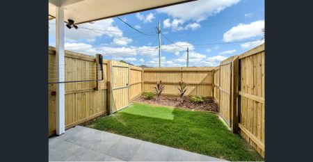 MODERN, FULLY FURNISHED, DESIGNER LOWSET STUDIO APARTMENT - Photo 5