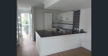 NEW renovated 3 bedroom townhouse - Photo 5