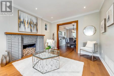 118 BLANTYRE AVENUE - Photo 2