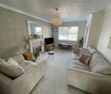 3 bedroom semi-detached house to rent - Photo 3