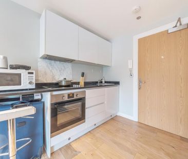 Studio to rent - Photo 5