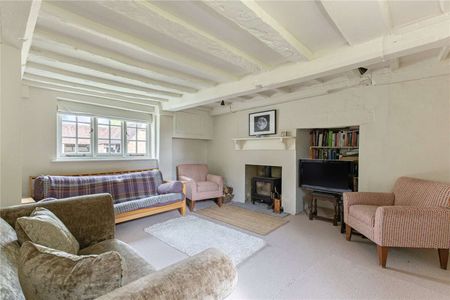 Character cottage in rural private setting - Photo 4