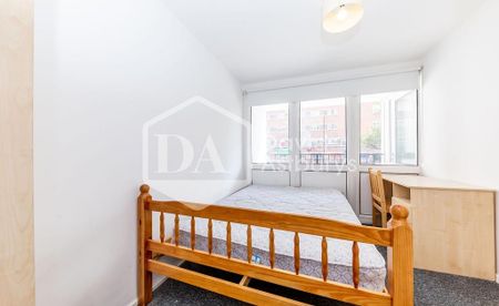 4 bedroom flat to rent - Photo 2