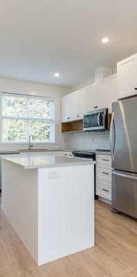 Modern 3Bedroom Townhouse ( End Unit) Avail Nov 1st - Photo 1