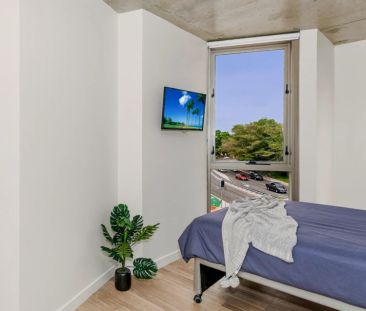 Ultra Studio Apartment-View - Photo 3