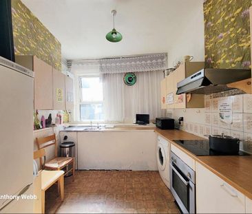 1 bedroom in a house share to rent - Photo 2