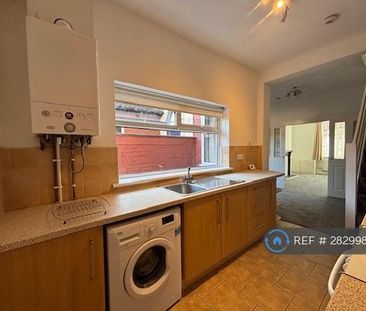 3 bedroom terraced house to rent - Photo 2