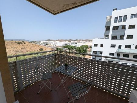 Alquiler de piso en Calle María Barrientos - Photo 2