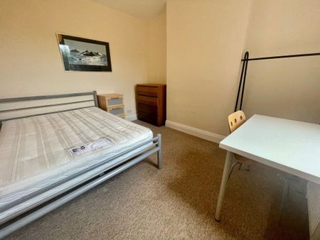 CARDIGAN ROAD, WINTON (P01391) - Photo 3