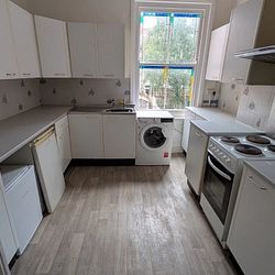 Radnor Park Crescent, Folkestone, CT19 5AS, Kent - Photo 2