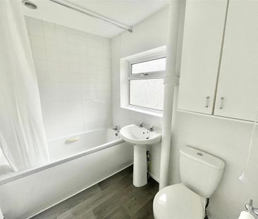 2 bedroom end of terrace house to rent - Photo 6