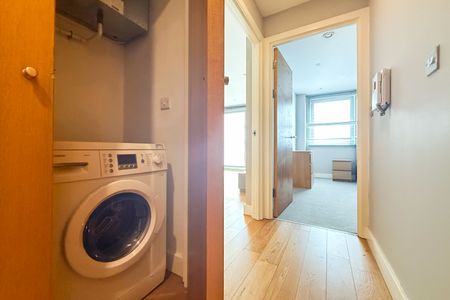 Meridian Plaza, Bute Terrace - Photo 2