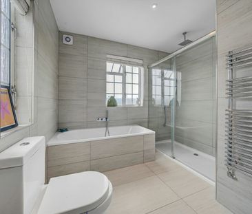 Walton Road, KT8, London - Photo 5