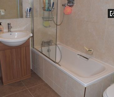 Room for rent in 2-bedroom apartment in Swords in Dublin - Photo 6