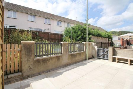 3 bedroom terraced house to rent - Photo 5