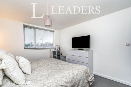 2 bedroom apartment to rent Whitebeam Close, Fareham, PO14 - Photo 4