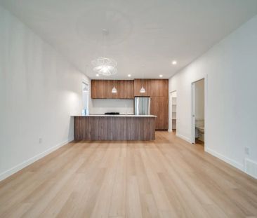 11315 58 Avenue NW — 4 Bedroom - Photo 2
