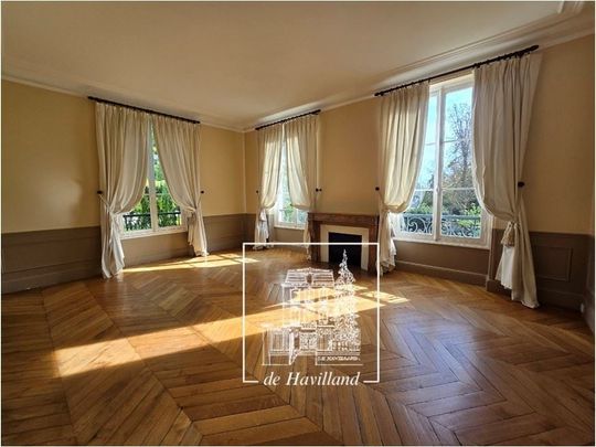 Tout savoir sur cette maison à Saint-Cloud - Photo 1