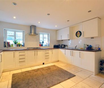 3 bedroom end of terrace house to rent - Photo 5