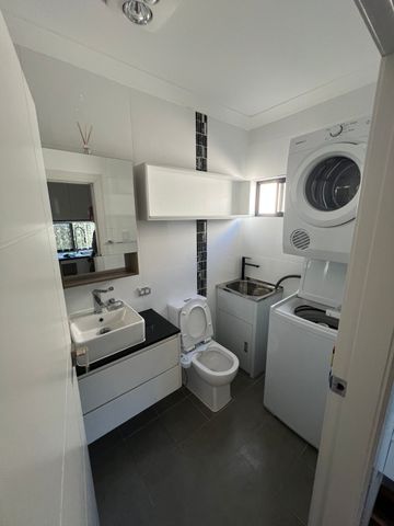 Modern 1-Bedroom Flat in Prime Bardia Location – Utilities Included - Photo 5