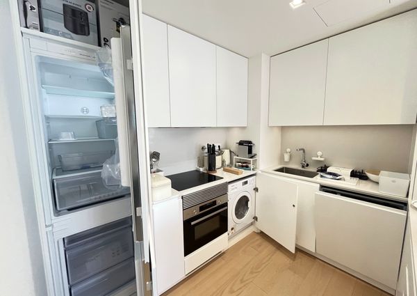 Apartamento T1 mobilado em Miraflores com Vista de Rio, a estrear