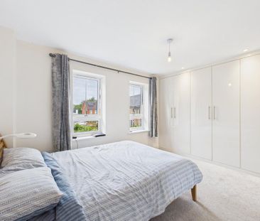 3 bedroom semi-detached house to rent - Photo 2