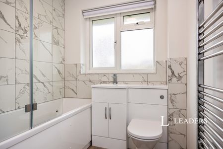 2 bedroom apartment to rent Berkeley Court, London Road, GU1 - Photo 4