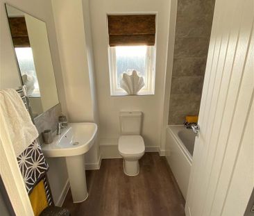3 bedroom end of terrace house to rent - Photo 6