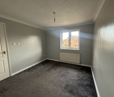 Sunbury Court, Shoeburyness - Photo 2