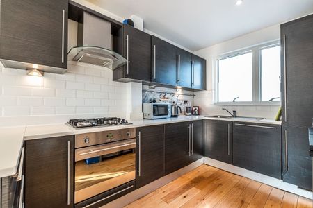 3 bedroom terraced house to rent - Photo 5
