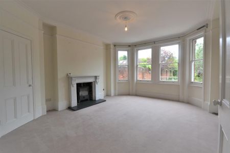 4 bedroom terraced house to rent - Photo 4