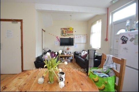 6 Bedroom Student Properties - Photo 1