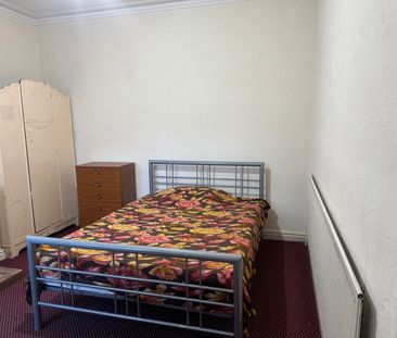 Room in a Shared House, Ridgeway, B17 - Photo 3